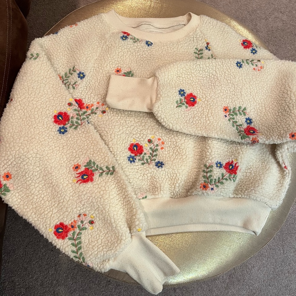 Urban Outfitters, Woman’s Fleece Crop Sweater, ivory with Flower Decals, Size M